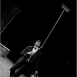 Noliv' - Broomstick juggling